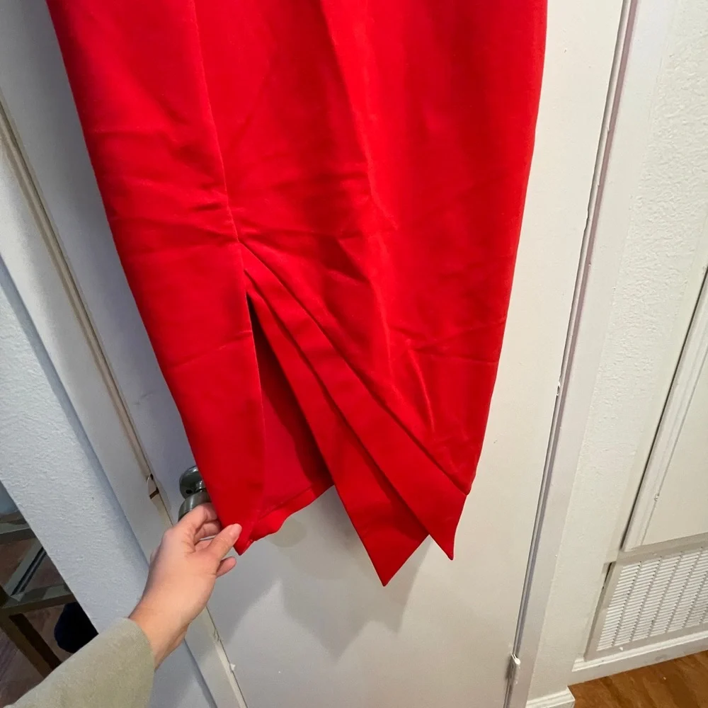 Elliatt Carmen Dress in Red - Picture 6 of 9